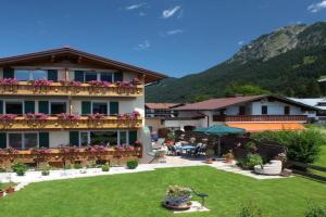 Alpenflair Ferienwohnungen Gästehaus Tepferdt Apartments, Oberstdorf
