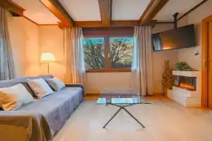 Escapada Natural con Parking, Vistas y Jardín Apartments, Sant Julia de Loria