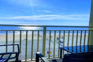 Ocean View - Direct Ocean Front-Pool Is Open Apartments, Daytona Beach
