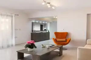 Mimosa Apartments, Maleme