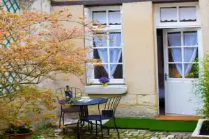La balançoire Apartments, Tours