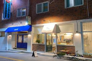 Dante House, Busan