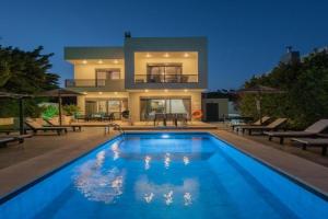 Villa Elena, Ixia