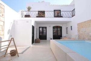 LLONGA'S Hostel, Cala'N Blanes