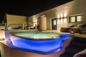 Amera Suites, Fira