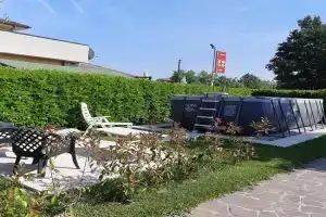 Kevin House, Capannori