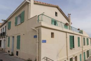 Stud terras Ville Corniche 2 pers stat gratuit rue Modif suivt possib et accord exclusif Apartments, Marseille