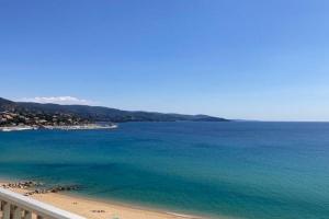 Appartement T2 au Lavandou avec Parking et Vue Imprenable - FR-1-308-82 Apartments, Le Lavandou