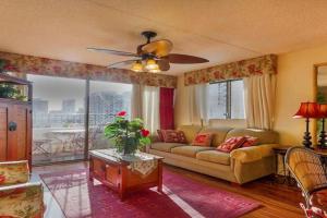 HEART of WAIKIKI,1BDRM,FREE PARKING, WIFI,NO RESORT FEES,YOUTUBE,NETFLIX !, Honolulu