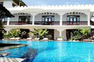 The New Blue Waves Hotel, Jambiani