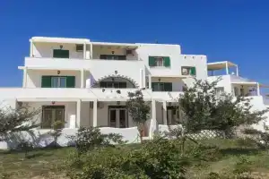 Studios Farma, Agios Prokopios