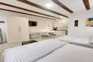 Home Away From Home - Apartment Ilica, Zagreb