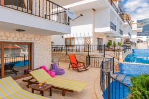 Talia Apart, Kalkan