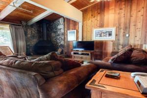 Condo de los Pinos #30 Apartments, Mammoth Lakes