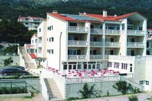 Apartments and rooms by the sea Stanici, Omis - 14783, Tice
