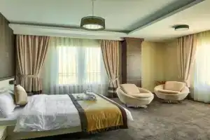 Amazona Hotel, Pristina