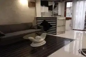 Bright Apartment Near Tumanyan Museum & Sarian Street Cafes, Yerevan