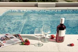 Savvas Luxury Suites, Laganas