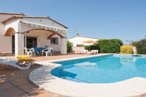 Tarragona Villa, L'Escala