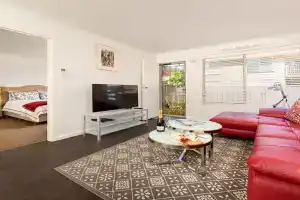Understated Elegance Affordable Luxury Guest house, Albury