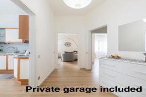Lovely, charming and quiet apartment in the centre air conditioned and free private garage, Como