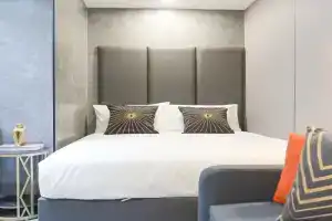 Comfy 2 Bedroom Apartment by ReCharge, Singapore
