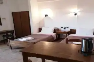 Katerina Apartments, Stalis