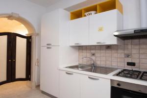 Holiday House, Copertino