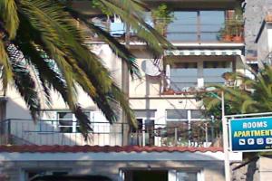 Apartments with a parking space - 11415, Makarska