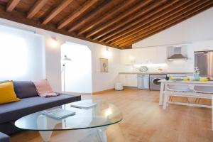 Hola Centro Apartments, Malaga