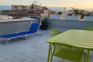 Attico Con Terrazza A Apartments, Bari