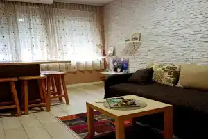 Apartman Ana, Chabats