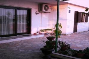Apartments and rooms by the sea Brodarica, Sibenik - 15466, Zablace