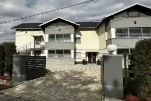 Apartmani Lotus Vrdnik, Rednek
