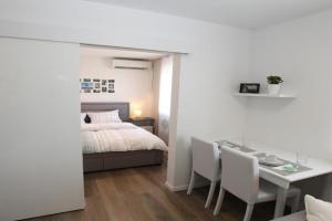 Elegant central Apt w/Parking Apartments, Maribor