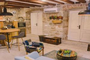 5 minutes walk ART Apartments, Split