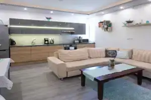 Petra’s quiet ISLAND in the heart of the city Apartments, Budapest