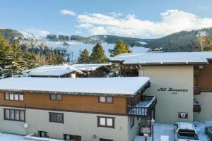 All Seasons Condo Close to Gondola Apartments, Vail