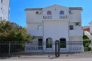 Amarillo Apartments, Budva