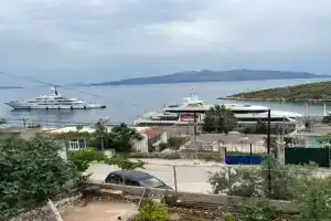 Eri Rooms, Sarande