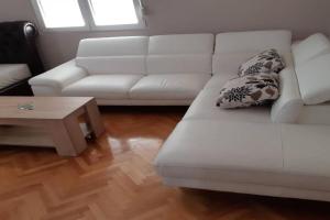 Stankovic Apartman, Vrane