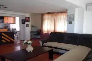 Laura Apartments, Primorsko