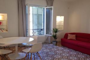 Vintage Vieux-Port Apartment, Marseille