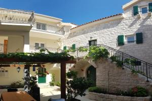 Apartments Dvor - ap4, ap5, ap6, Baska Voda