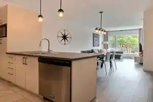 INITIAL - PILOTE - Centre-Ville de Apartments, Levis