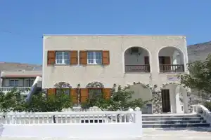Margarita Apartments, Perissa