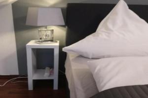 Ferienwohnung mit 2 Schlafzimmern und Parkplatz Apartments, Erfurt