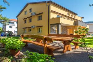 Apartments Gracia, Baska