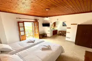 Nicolas Studios, Patmos