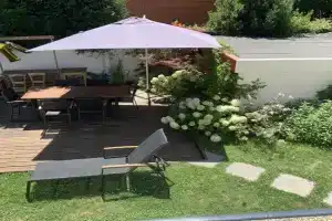 Charmante maison de ville avec jardin et piscine Guest house, Auxerre